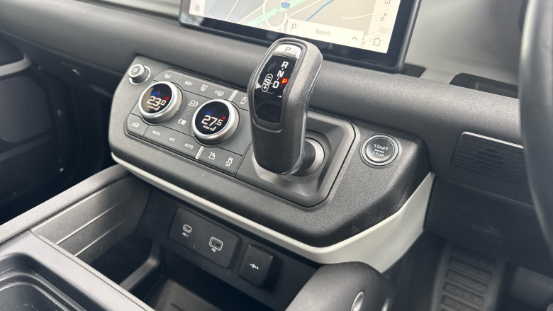 Land Rover Defender 3.0 D250 X-Dynamic SE 90 3dr Auto Diesel Estate